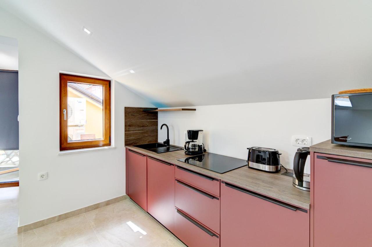 Rote Zora Appartement Senj  Buitenkant foto