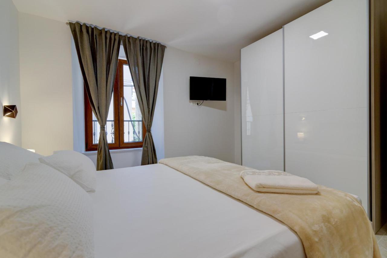 Rote Zora Appartement Senj  Buitenkant foto